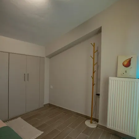 Serenity Lofts 1 Kardítsa