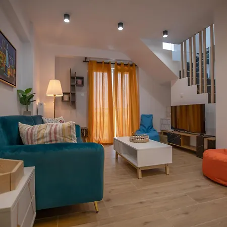 Serenity Lofts 1 Kardítsa