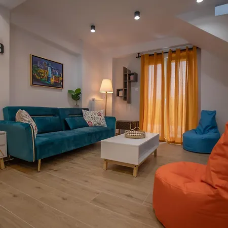 Serenity Lofts 1 Kardítsa